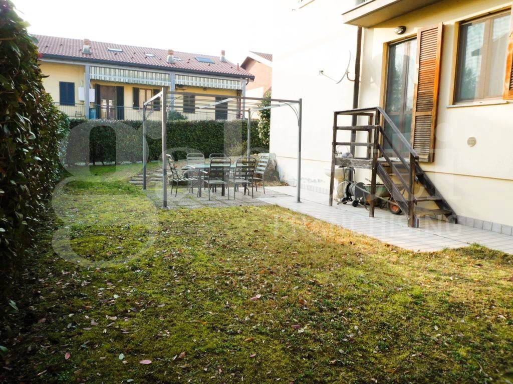 Appartamento a Cadrezzate con osmate in via Marconi, 45 - Foto 3