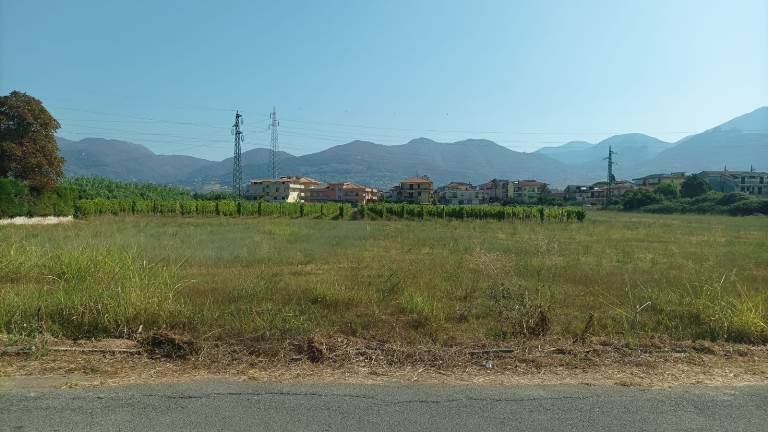 Terreno a Montecorvino rovella in Via Giuseppe D'Aiutolo - Foto 2