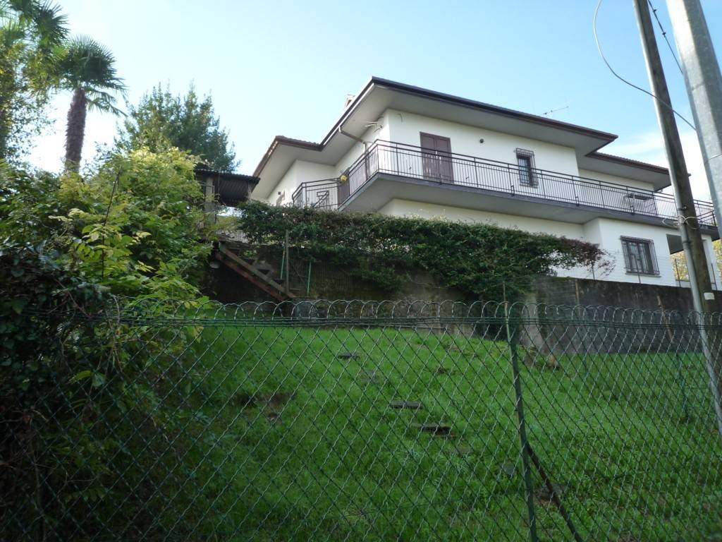 Villa a Biandronno in Via Giuseppe Verdi - Foto 4