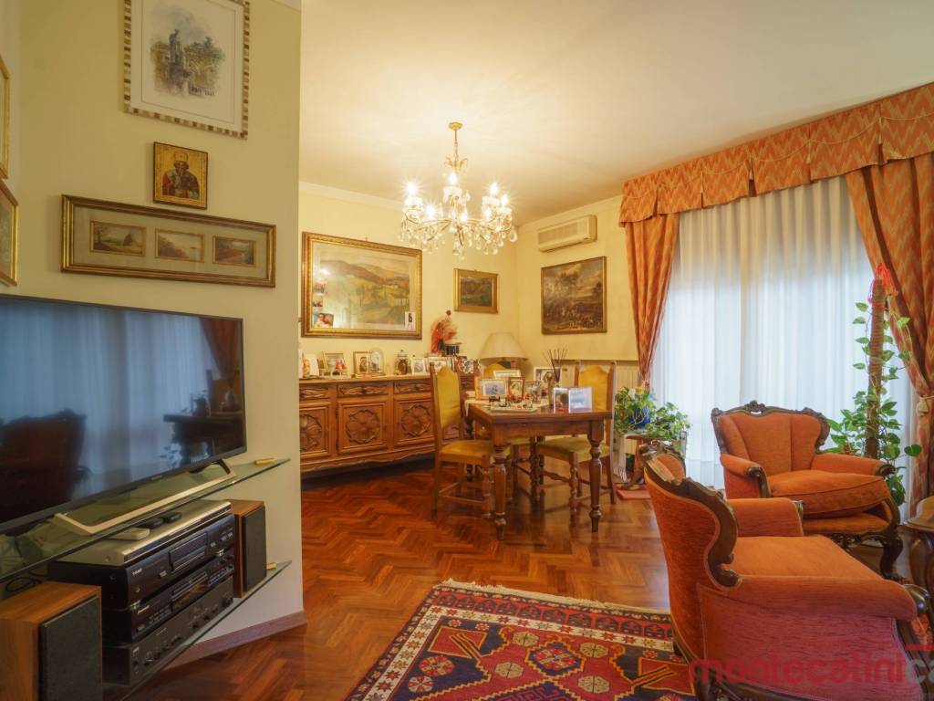 Appartamento a Montecatini-terme in Via Vincenzo Bellini - Foto 2