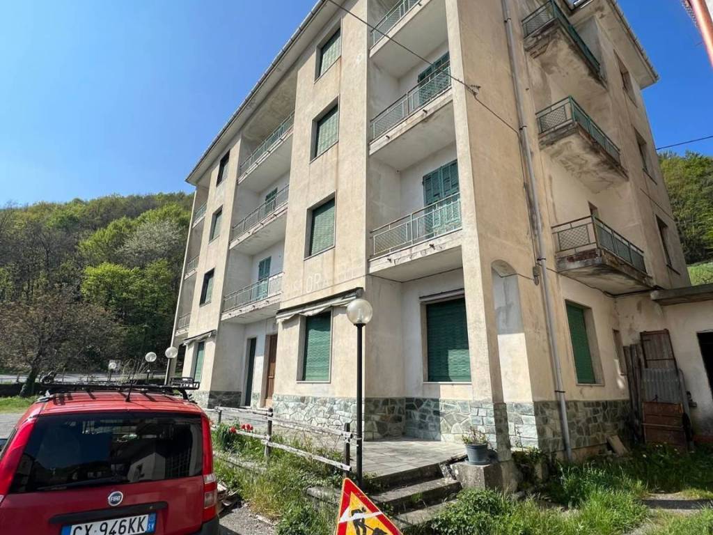 Palazzo / stabile a Urbe - Foto 3