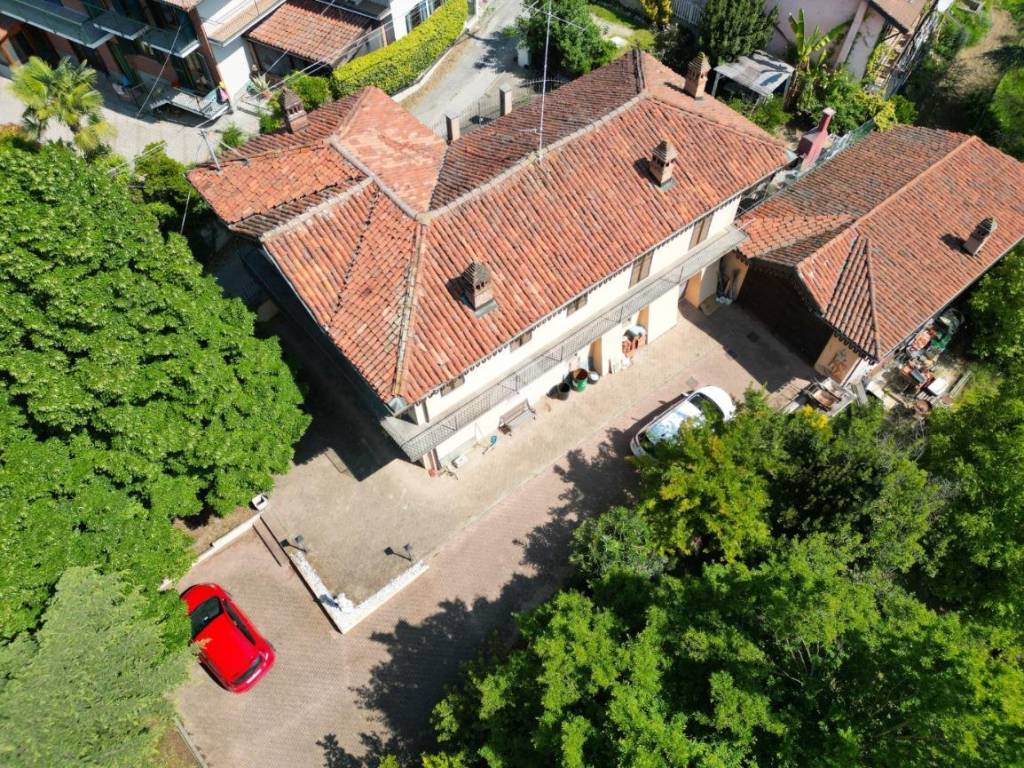 Casa indipendente a Bra in STRADA BRIA, 142 - Foto 2