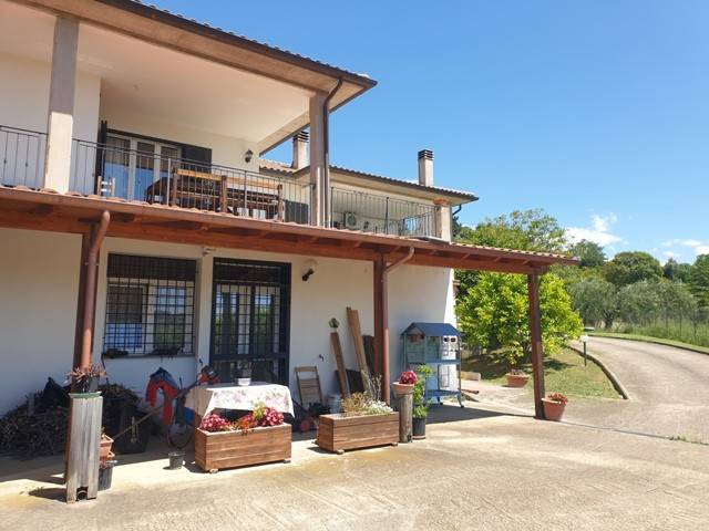 Villa a Collevecchio in Via Sant'Angelo - Foto 2