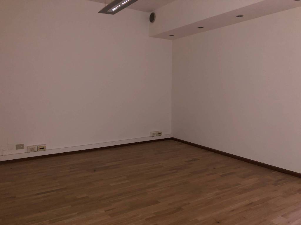 Immobile a Reggio emilia in Via Emilia all'Angelo - Foto 4