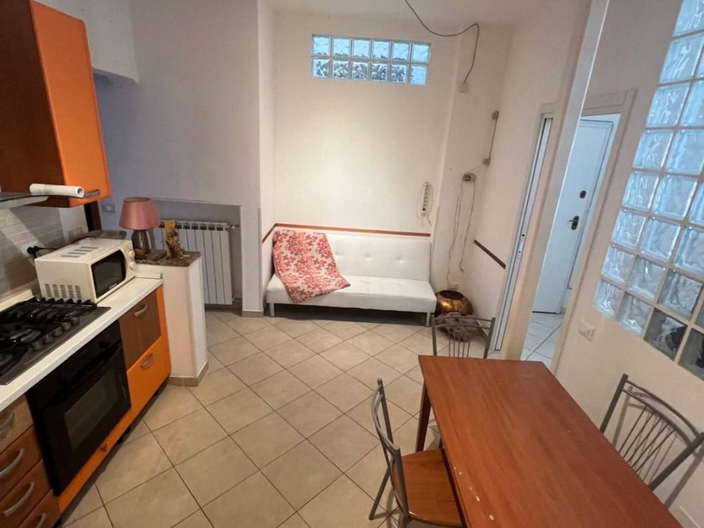 Appartamento a Finale ligure in Via Giovanni Porro - Foto 2