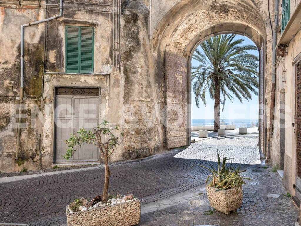 Appartamento a Ventimiglia in Salita alle Mura - Foto 4