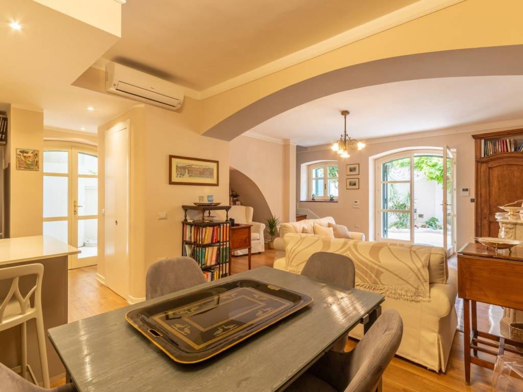 Villa a Cagliari in Via dei Gabbiani, 11 - Foto 2