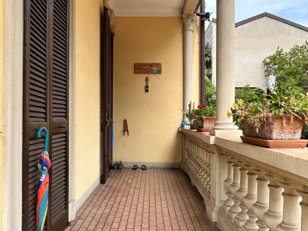 Villa a Castronno in Via Camillo Benso di Cavour - Foto 5