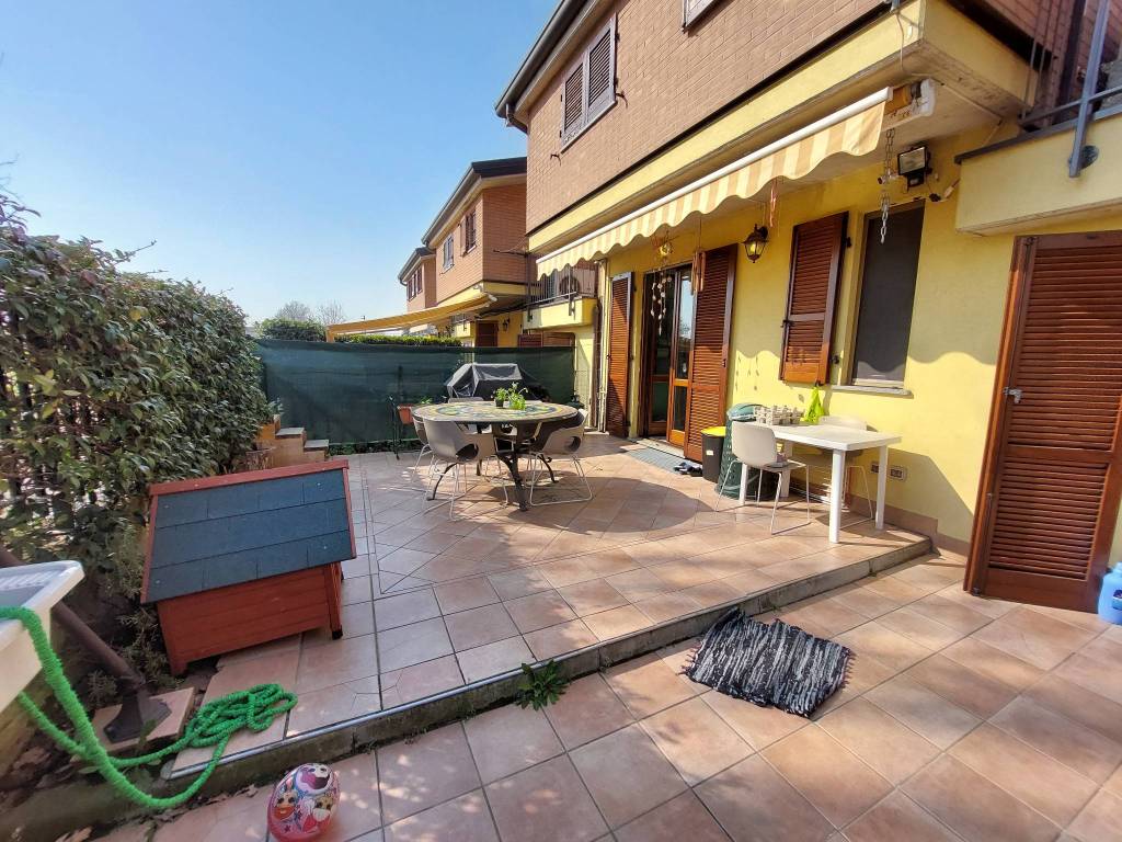 Villetta a schiera a Gerenzano in Via Ernesto Teodoro Moneta - Foto 2