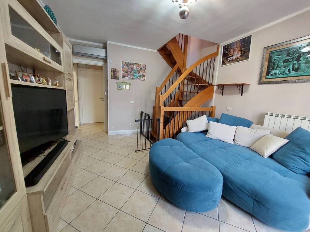 Villetta a schiera a Gerenzano in Via Ernesto Teodoro Moneta - Foto 4