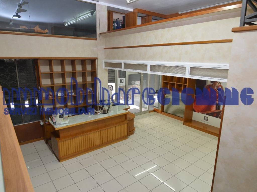 Immobile a Calolziocorte in PIAZZA V. VENETO, 5 - Foto 2