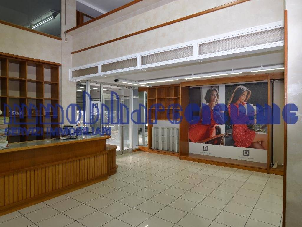 Immobile a Calolziocorte in PIAZZA V. VENETO, 5 - Foto 3