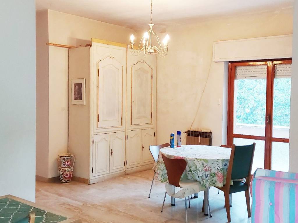 Appartamento a Isola del gran sasso d'italia in Viale Roma, 3 - Foto 2