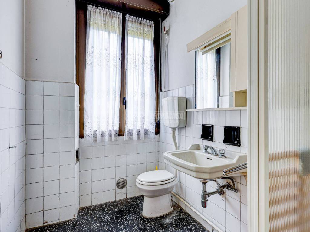Appartamento a Casorate sempione in Via Giuseppe Verdi 3 - Foto 5