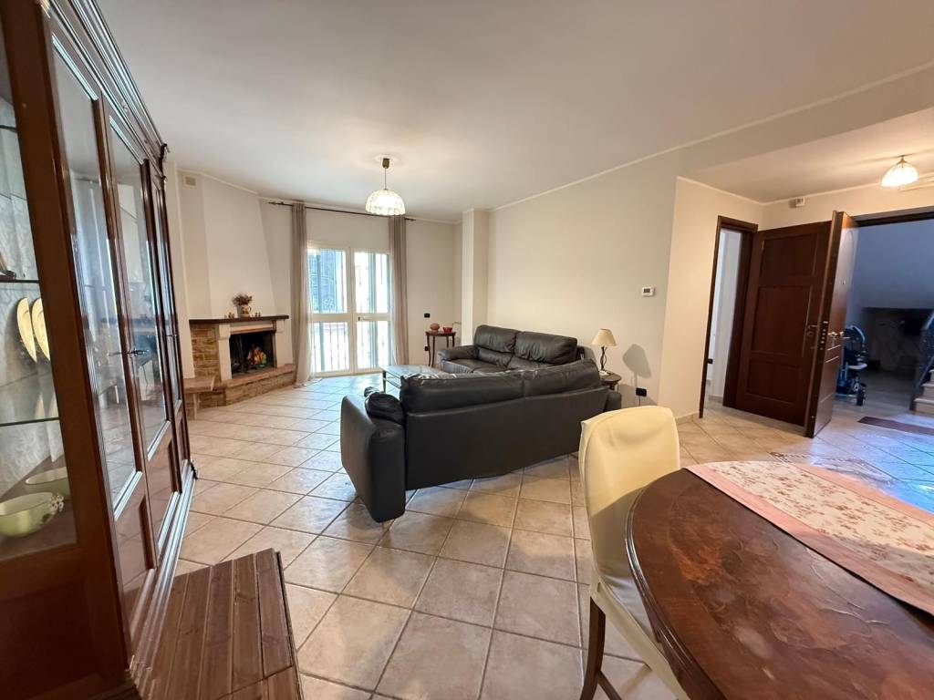 Appartamento a Caserta in Viale Abramo Lincoln, 286 - Foto 2