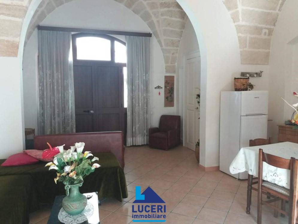 Casa indipendente a Taviano in Via Umberto I - Foto 2
