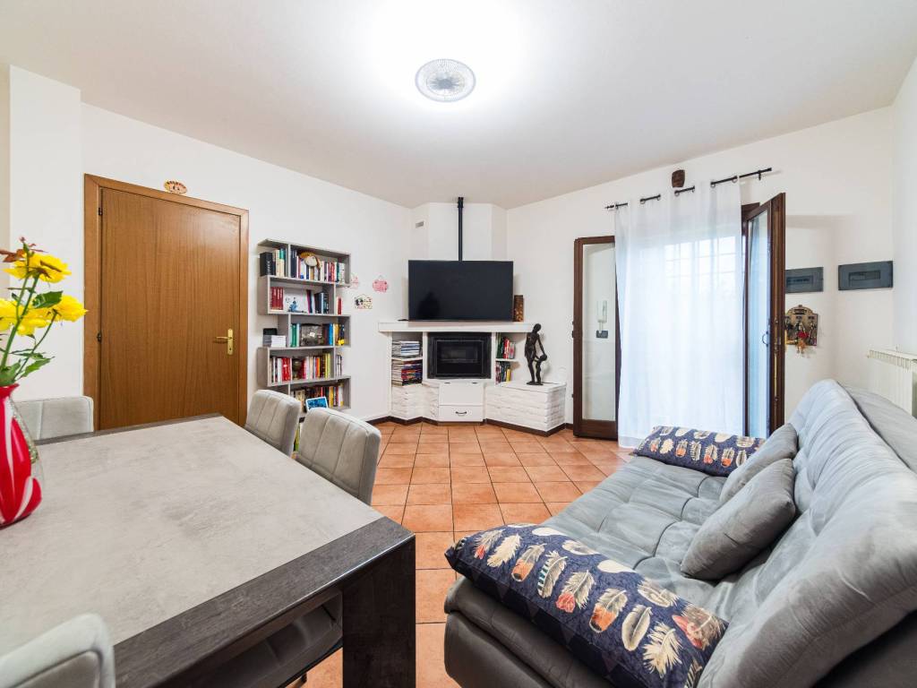 Casa indipendente a Castelfranco emilia in Via Piumazzo, 108 - Foto 3