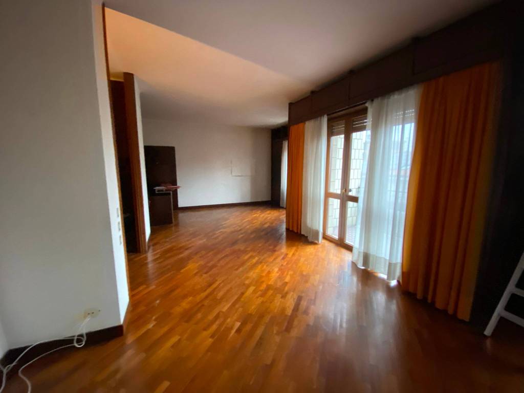 Appartamento a Alessandria in Viale Medaglie d'Oro - Foto 4