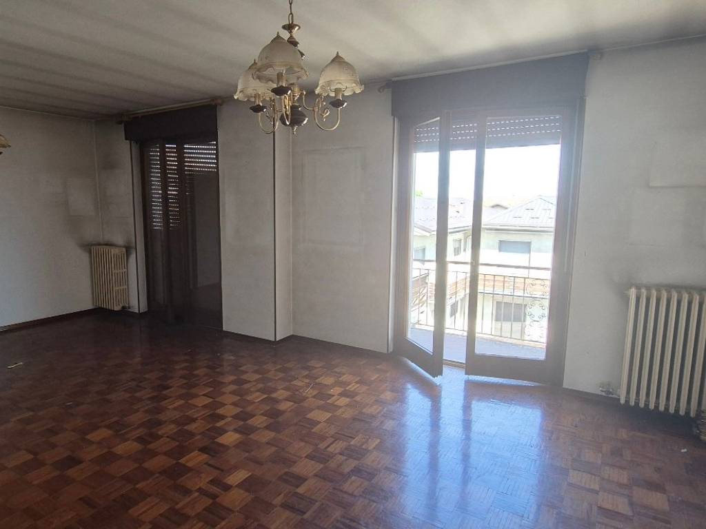 Appartamento a Trecate in Via Cerano, 19 - Foto 3