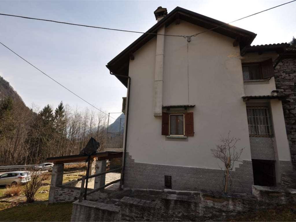 Casa indipendente a Antrona schieranco in Via don francesco cerutti, 23 - Foto 3