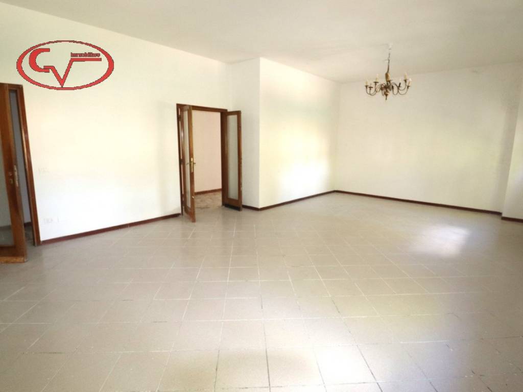 Appartamento a Montevarchi in Viale Armando Diaz - Foto 2