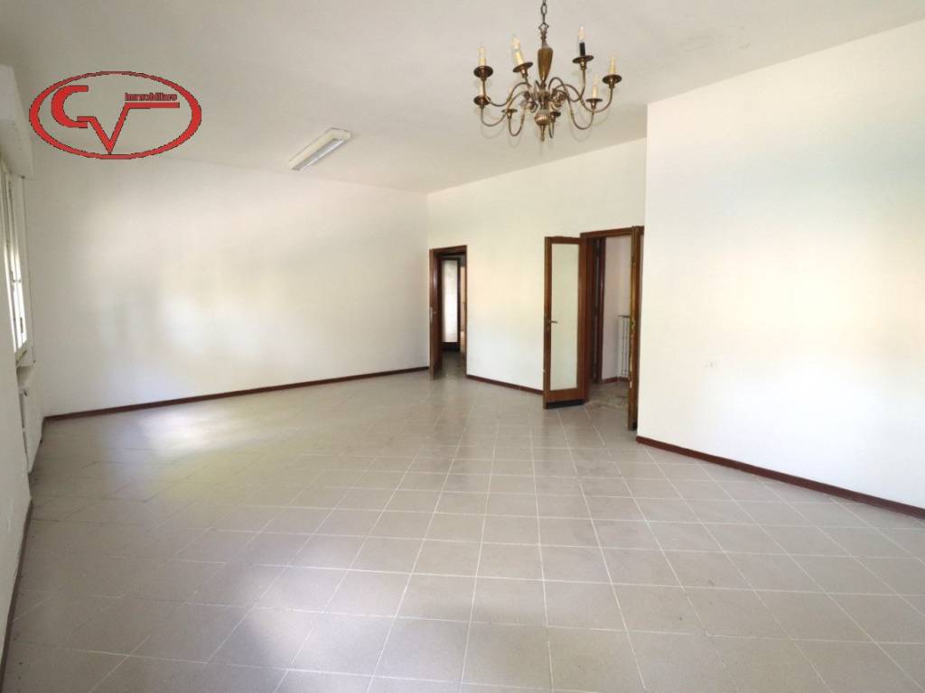 Appartamento a Montevarchi in Viale Armando Diaz - Foto 4