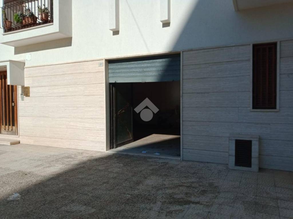 Casa indipendente a Martina franca in Via Eugenio Montale, 1 - Foto 2