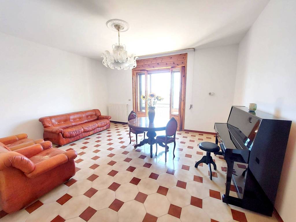 Appartamento a Tricase in Via Daniele Manin - Foto 2