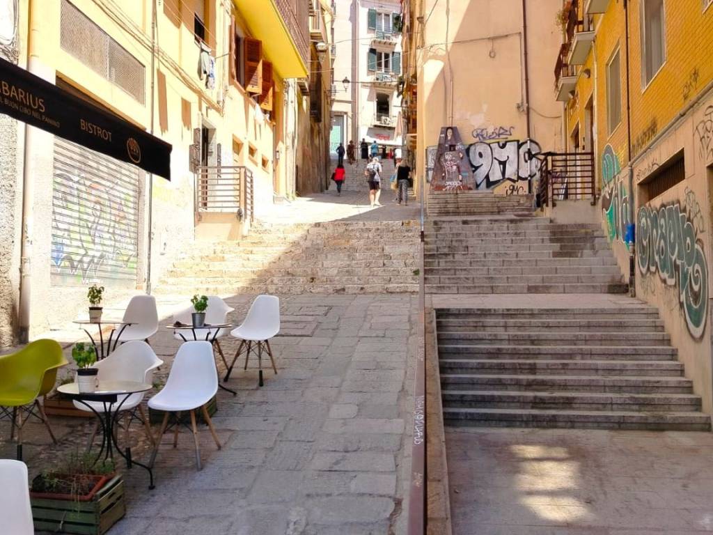 Appartamento a Cagliari in Scalette Santa Teresa - Foto 2
