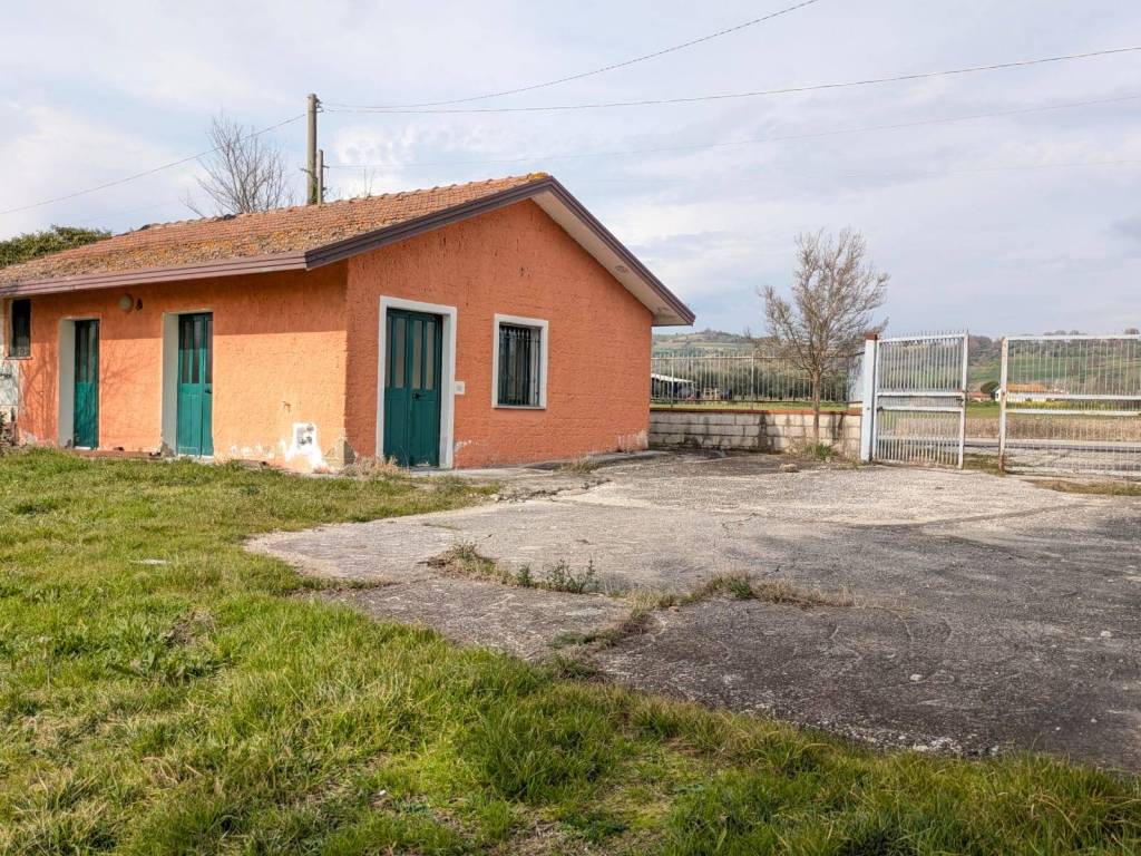Villa a Pietrelcina in Piana Romana - Foto 2