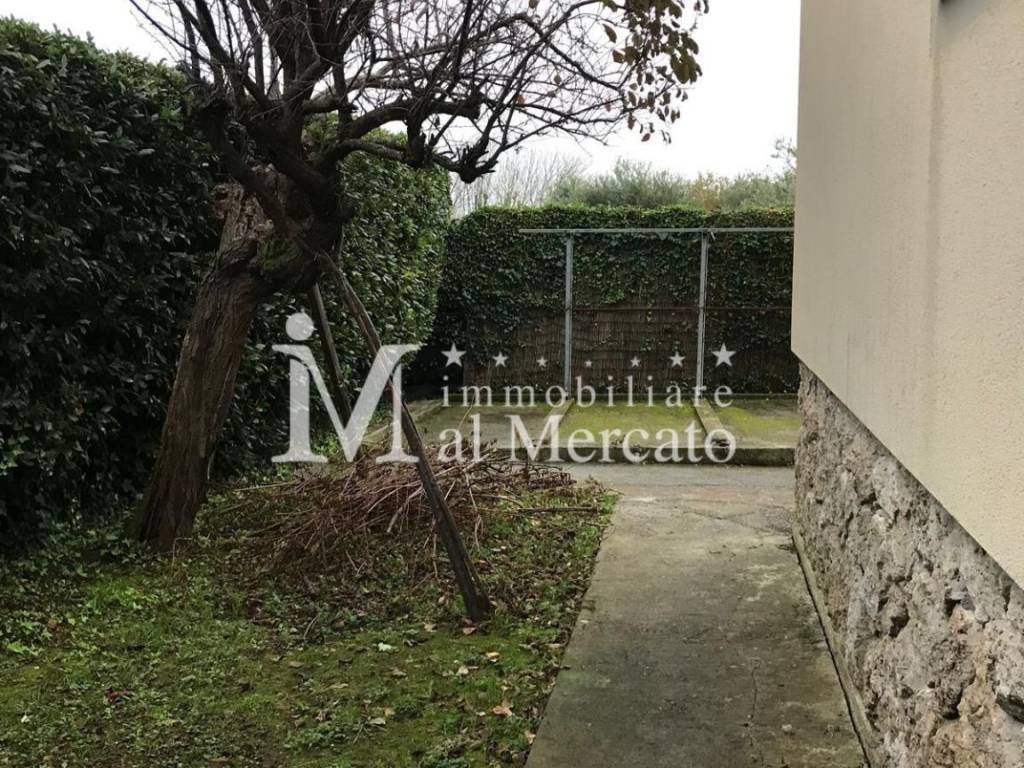 Casa indipendente a Pietrasanta in Via Serraglio, , 135 - Foto 2