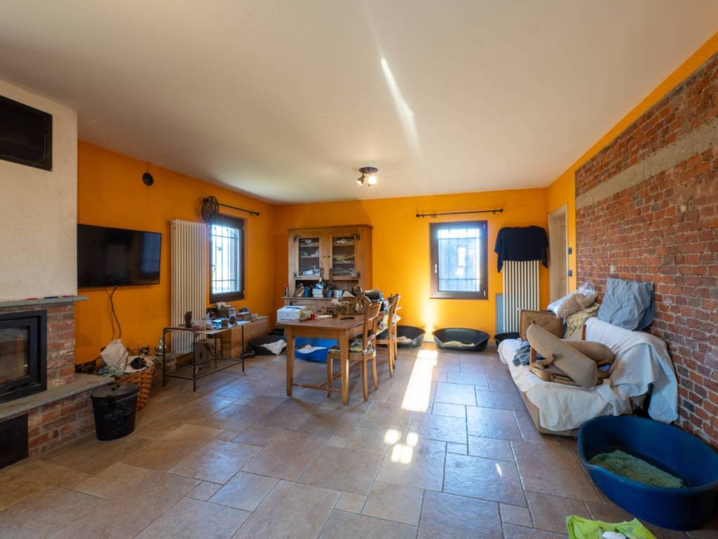 Villa a Revello in Via Racconeria, 10 - Foto 2
