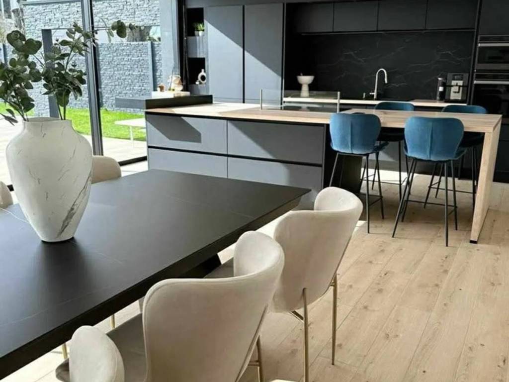 Appartamento a Montebelluna in Via Papa Giovanni Xxiii - Foto 2