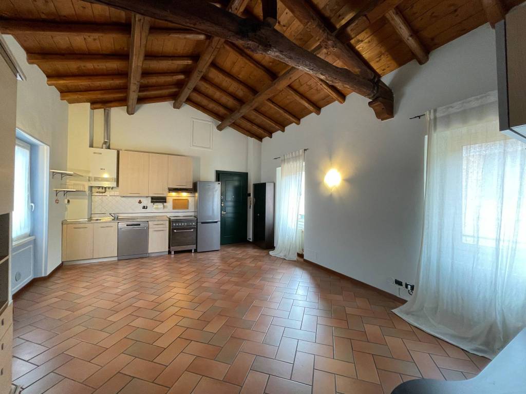 Appartamento a Cernobbio in Via Trento, 5 - Foto 2
