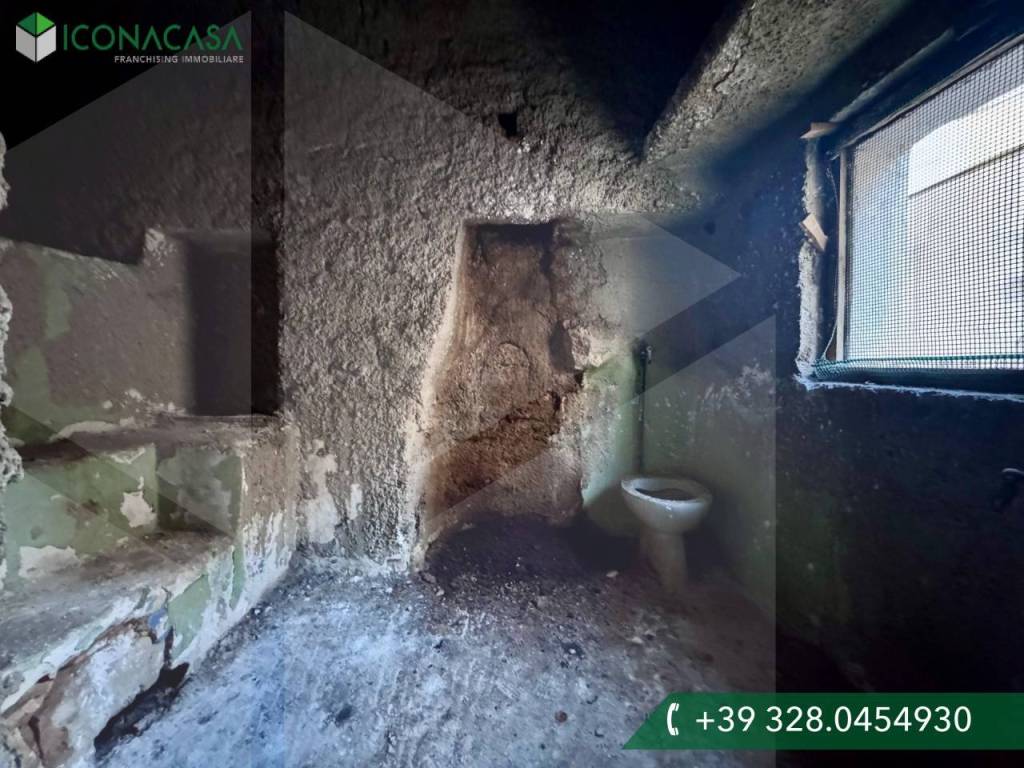 Casa indipendente a Ceglie messapica in Via Suor Maria Antonia Lalia - Foto 5