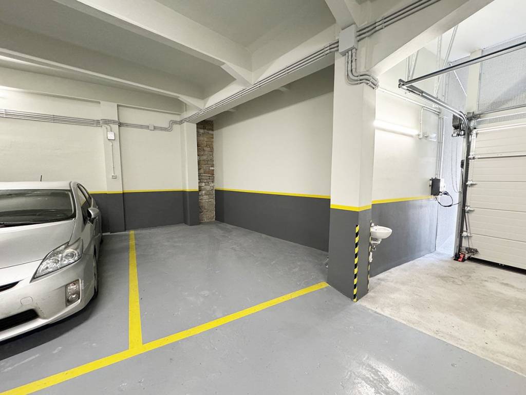 Box / garage a Trieste in Via Massimo d'Azeglio, 13 - Foto 4