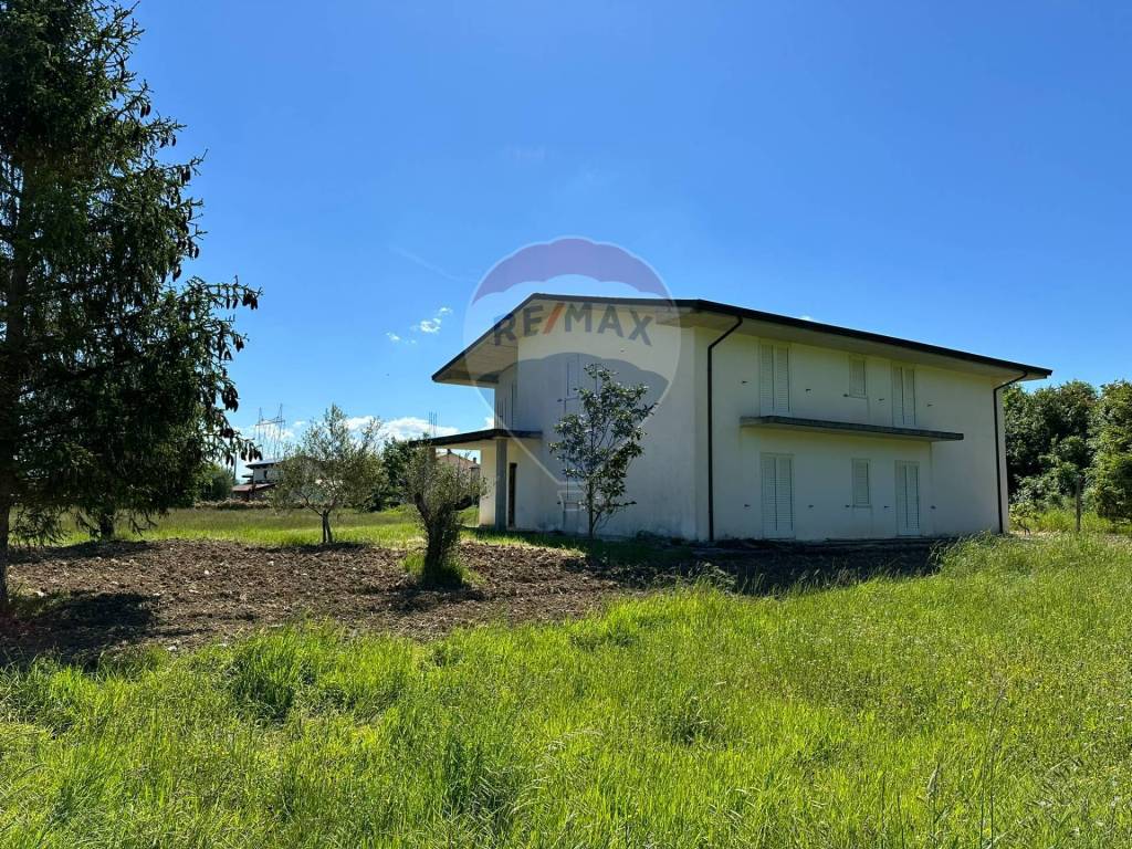 Casa indipendente a Rocchetta a volturno in Eduardo De Filippo - Foto 2