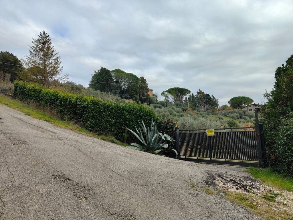 Terreno a Perugia in Strada di Monte Pacciano - Foto 2