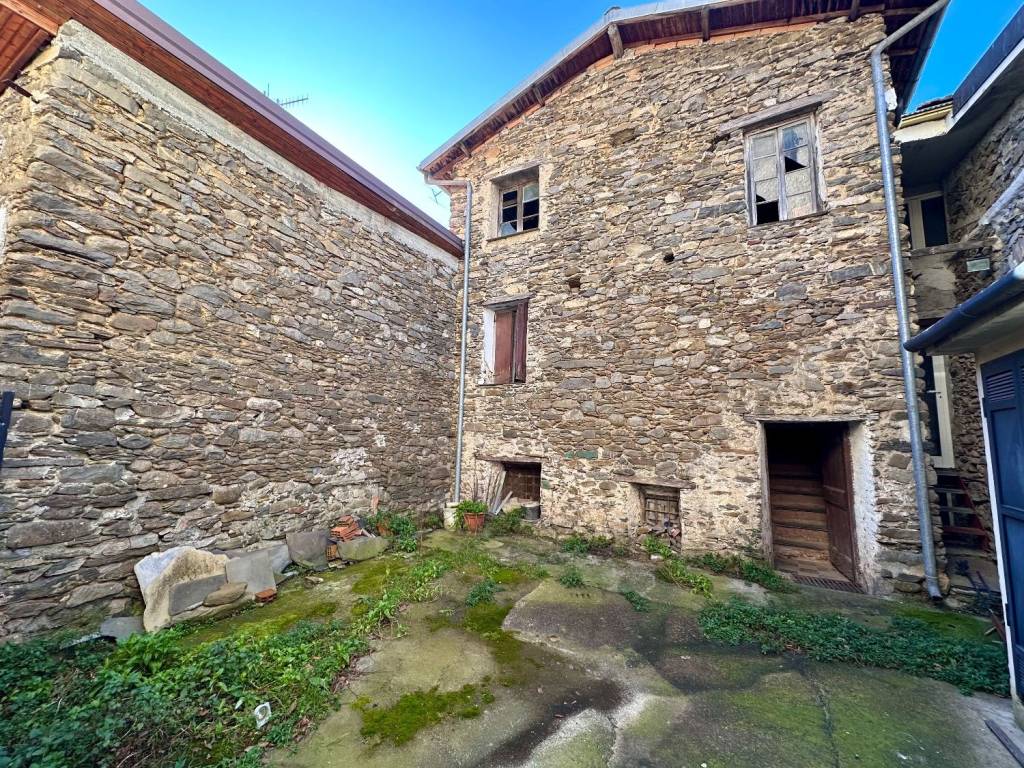 Appartamento a Molini di triora in Via Giulio Cesare, 19 - Foto 3