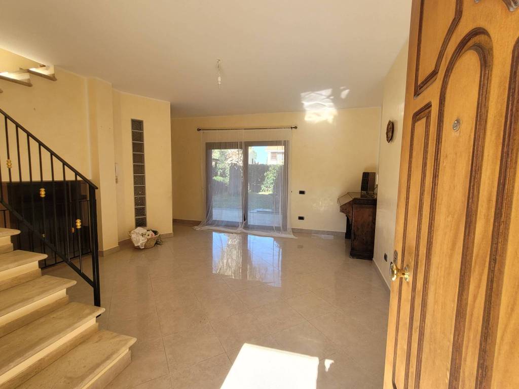 Villa a Capoterra in Via Berna, 2 - Foto 2
