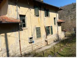 Villa a Acquasanta terme in Frazione Centrale - Foto 2