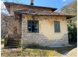 Villa a Acquasanta terme in Frazione Centrale - Foto 3