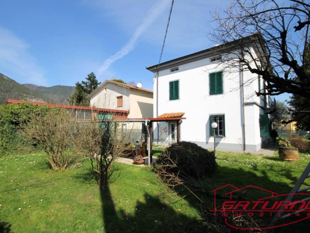 Villa a Lucca in Via Santa Maria del Giudice, , 55100 - Foto 2