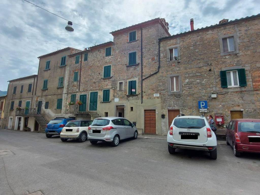 Appartamento a Roccastrada in Piazza Roma - Foto 2