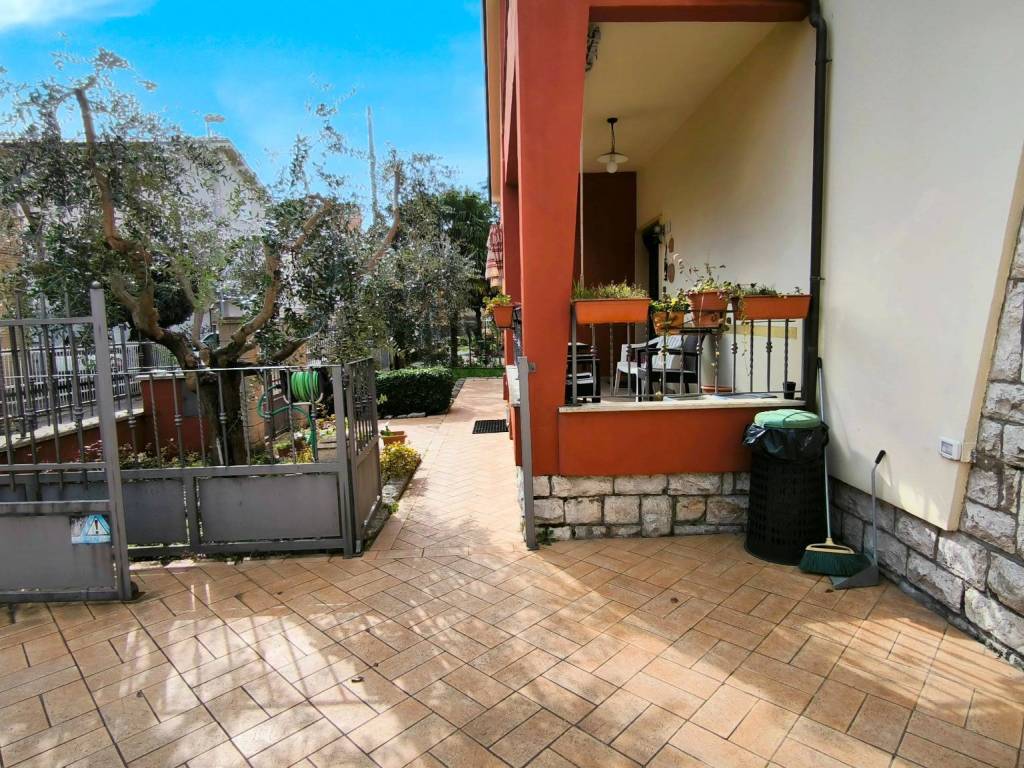 Villa a Bastia umbra in Via Cecoslovacchia, 5 - Foto 2