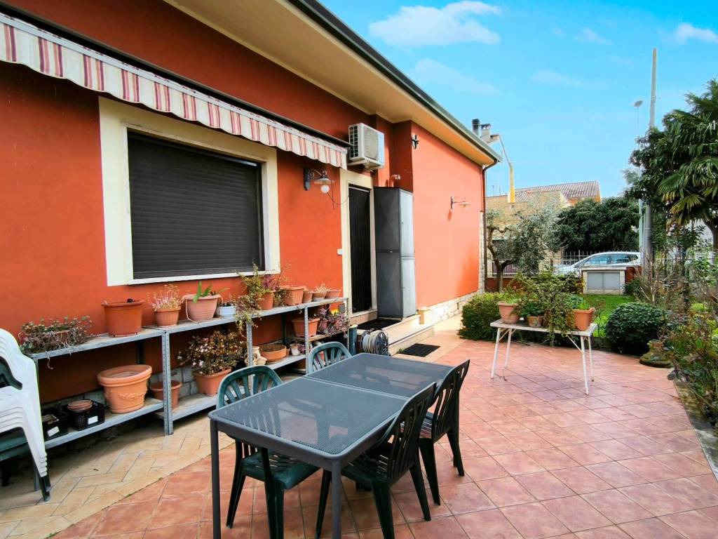 Villa a Bastia umbra in Via Cecoslovacchia, 5 - Foto 4