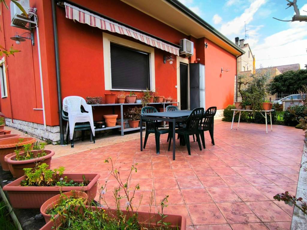 Villa a Bastia umbra in Via Cecoslovacchia, 5 - Foto 5