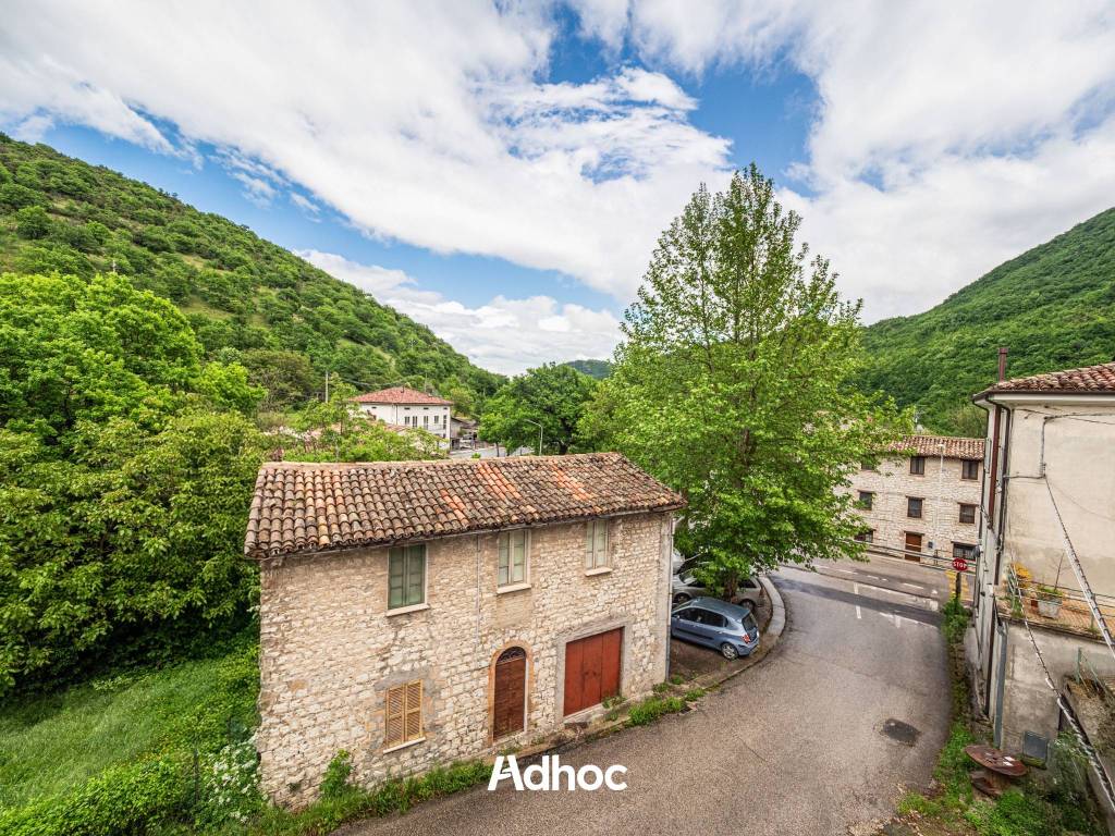 Casa indipendente a Cagli in Strada Cagli-Pianello - Foto 2