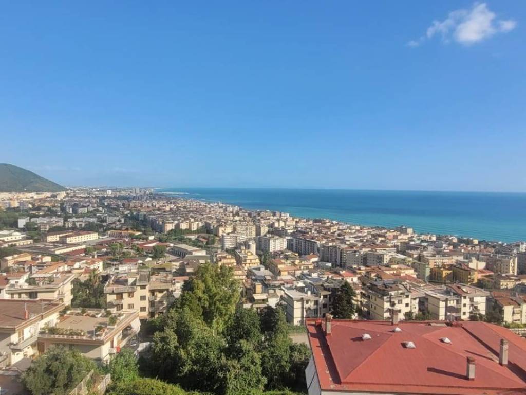 Appartamento a Salerno in Viale dei Pioppi - Foto 3