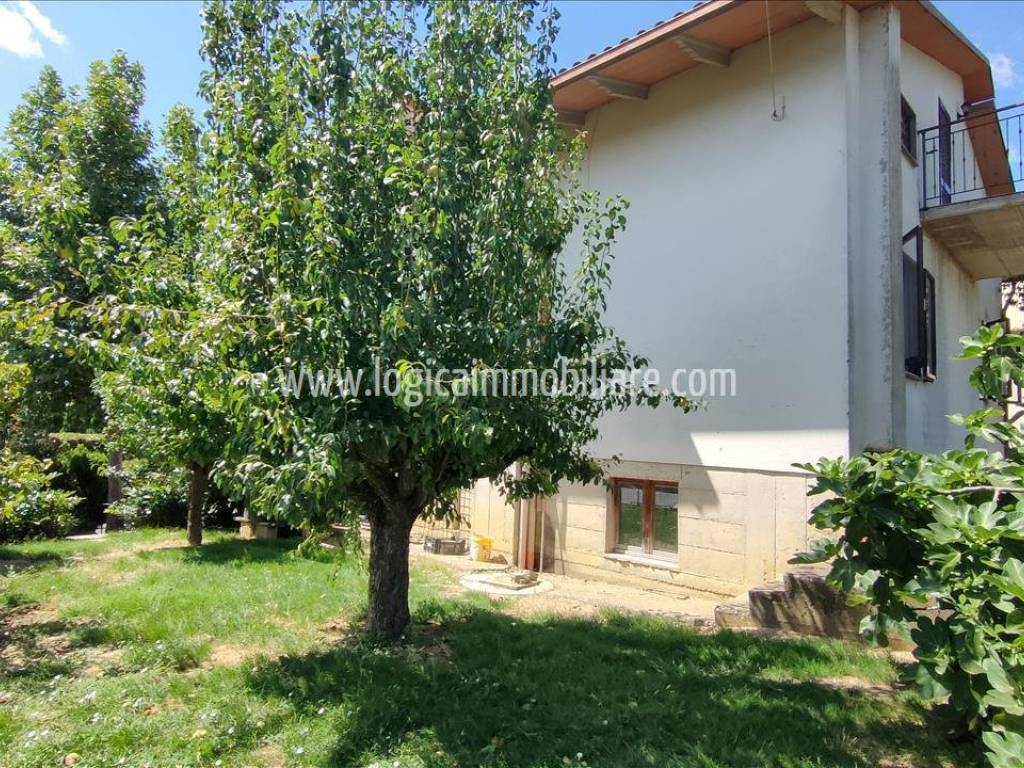 Villa a Castiglione del lago in Via dei Partigiani - Foto 2